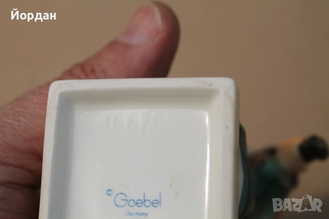 Немска порцеланова фигурка ''Goebel Hummel Figurine, Celestial Musician Violin Angel''188, снимка 16 - Колекции - 54056845