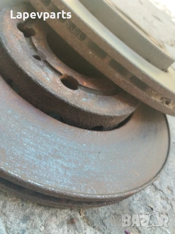 Предни спирачни дискове 1.4 Seat Leon,Golf 4 на 256 mm Сеат Толедо Леон Голф 4 , снимка 2 - Части - 34953171