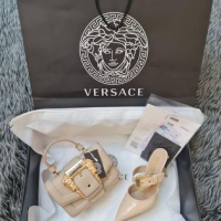 Versace дамски чехли, снимка 2 - Чехли - 44972329