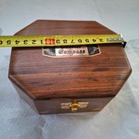 Компас със слънчев часовник от масивен бронз в дървена кутия, снимка 3 - Подаръци за мъже - 45080461