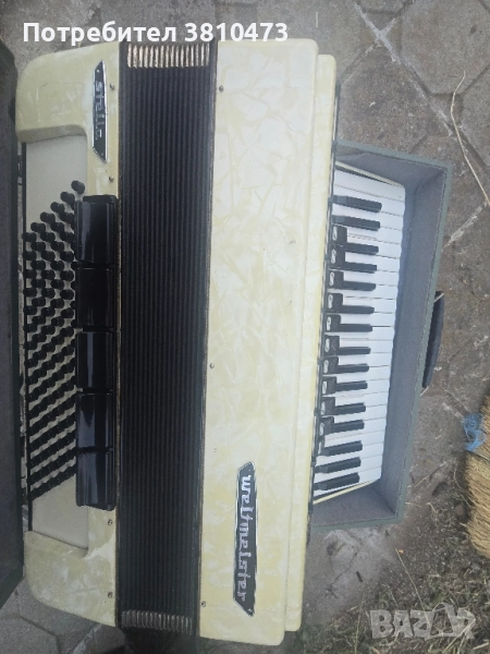 Продавам акордеон Weltmeister Stella-60 баса. В отлично състояние е.Б, снимка 1