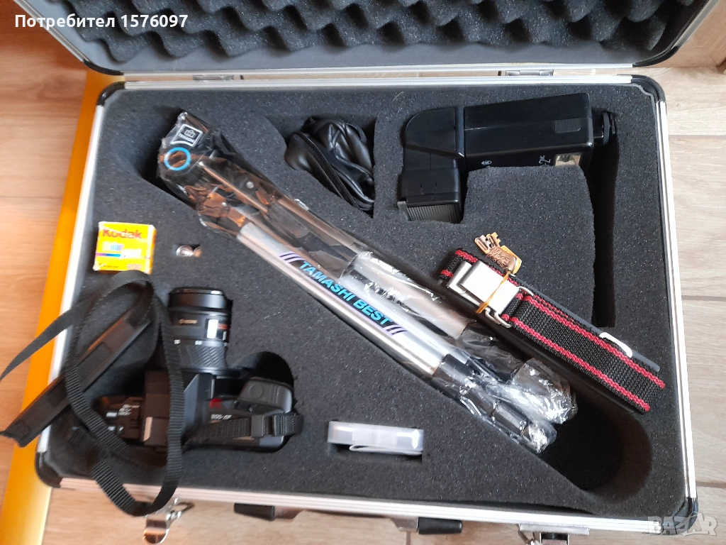 Куфар с фотоапарат Yashica 200 с обектив Yashica 35-70mm f/3.3-4.5 Macro, снимка 1