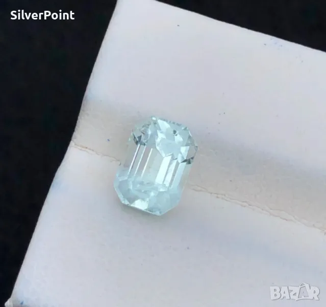 Аквамарин светло син много хубав, снимка 1