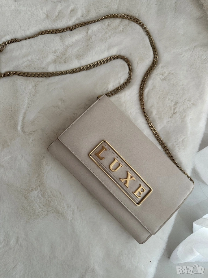 Оригинална Guess чанта естествена кожа, снимка 1