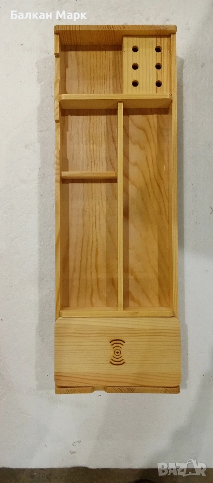 Дървен органайзер за бюро с безконтактно зарядно
за телефон , снимка 1