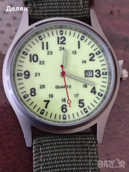 Продавам военни кварцови часовници с дата в различни цветове, с батерия., снимка 1