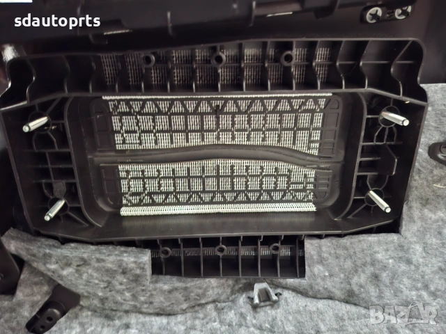 Ново Кожено Табло с Сив шев Mercedes W206 AMG без HUD, снимка 13 - Части - 53896791