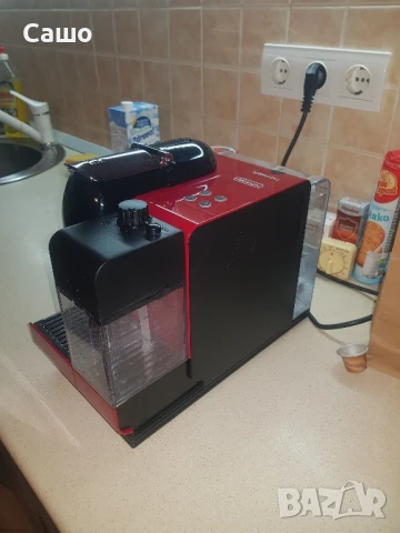 Кафе машина Nespresso delonghi