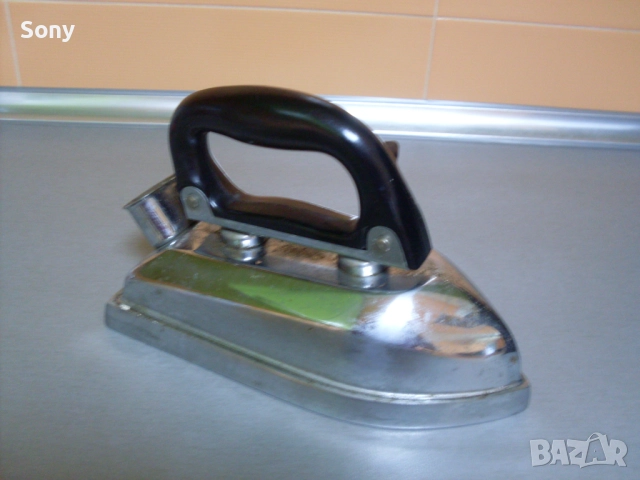 Стара българска ютия- 1960- 1965г., снимка 4 - Антикварни и старинни предмети - 52500086