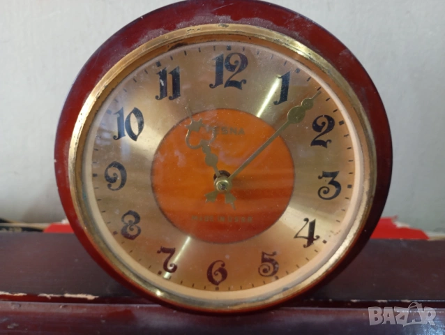 Настолен часовник, снимка 2 - Антикварни и старинни предмети - 54108671