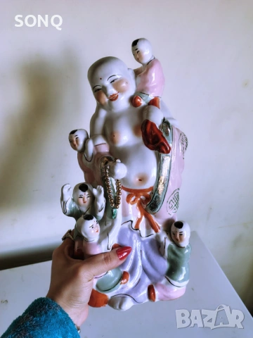 Прекрасна Порцеланова Статуетка Смеещ Се Буда Със Децата, снимка 8 - Статуетки - 53668872
