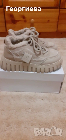 Дамски обувки с пух, снимка 2 - Маратонки - 53643150
