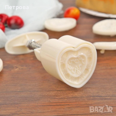 Преса за сладки с пълнеж „Сърца“ - 6 приставки, снимка 3 - Форми - 27380496