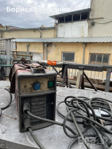 Продавам инверторен електрожен STRUNA