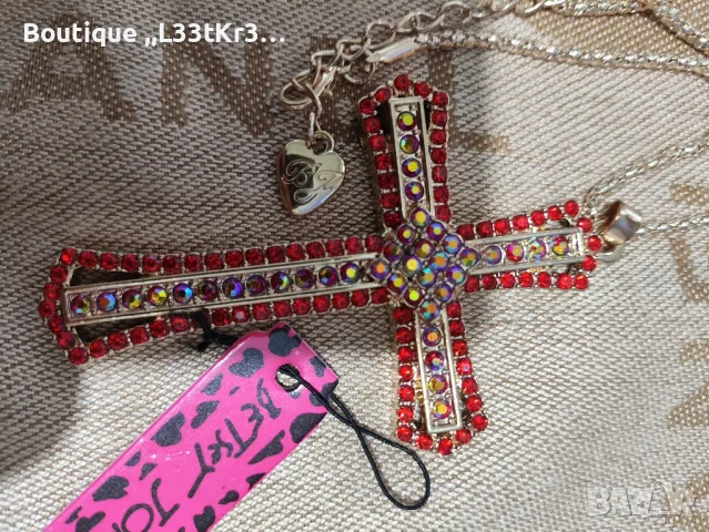 Колие Betsey Johnson, снимка 2 - Колиета, медальони, синджири - 46874469