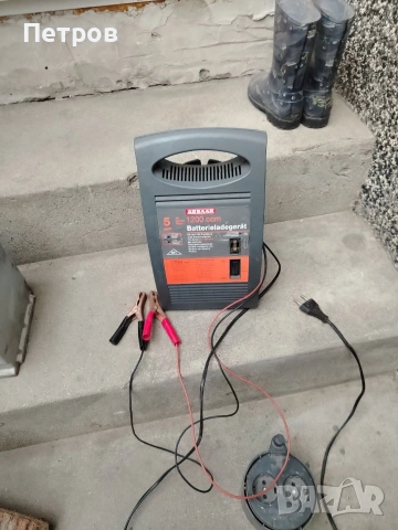Зарядно за акумулатор , снимка 5 - Аксесоари и консумативи - 54273686