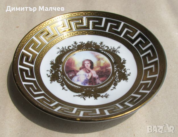Порцеланова чинийка Втори ампир позлата медальон дама, отлична, снимка 5 - Антикварни и старинни предмети - 45876307
