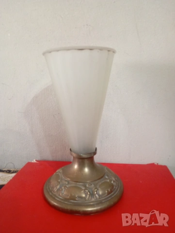 Винтидж ваза за сухи цветя