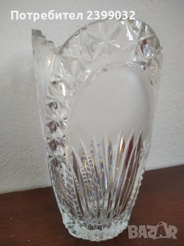 Продавам кристална ваза