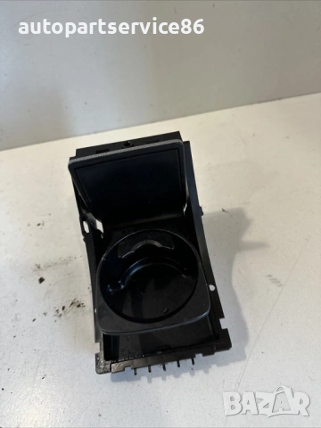 Поставка за чаши за ляв волан за Peugeot 407 2.2 HDI (2007) 9683063577, снимка 2 - Части - 53699858