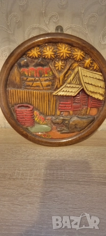 Дървено пано.Кристална ваза. Вази