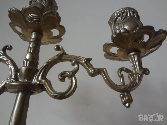 Комплект от 2 бр. бронзови свещника, снимка 5 - Антикварни и старинни предмети - 53079450