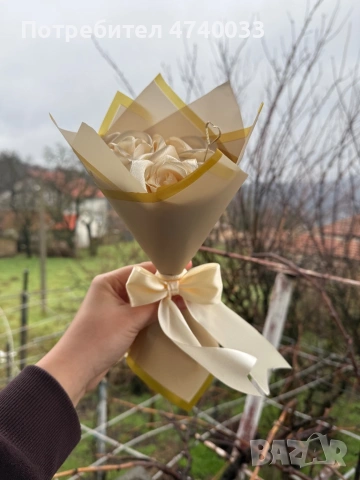 Сатенен букет, снимка 3 - Изкуствени цветя - 53627908