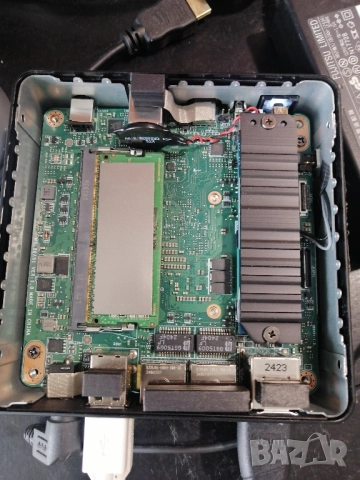 Мини компютър MSI Cubi N ADL 006DE, снимка 3 - Работни компютри - 51506769
