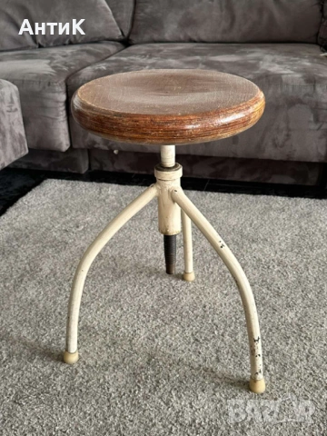 Соц Медицинско Столче на Винт