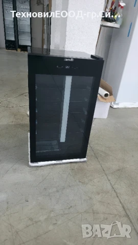 Хладилна витрина-Винарна , снимка 2 - Витрини - 50868791