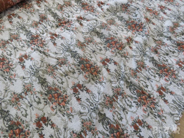 Българска дамаска сив фон с цветя  - топ дължина 6 метра широчина 1,45 дамаска за диван и др.