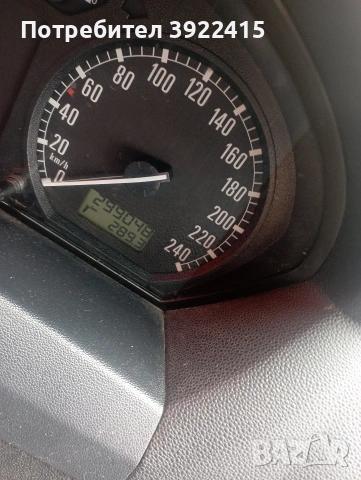 Продавам Шкода Фабия 1,4 газ, бензин,2003 година,напълно обслужена., снимка 6 - Автомобили и джипове - 53825938