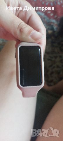 продавам  смарт  гривна huawei band6, снимка 1 - Смарт гривни - 46620018