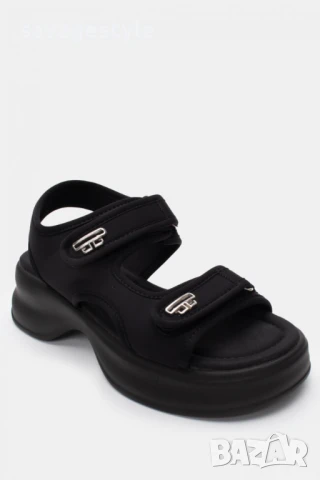 Дамски летни сандали с лепки черно 