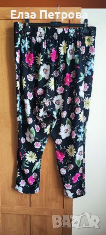 Дамски летен черен панталон на цветя, снимка 2 - Панталони - 46417370