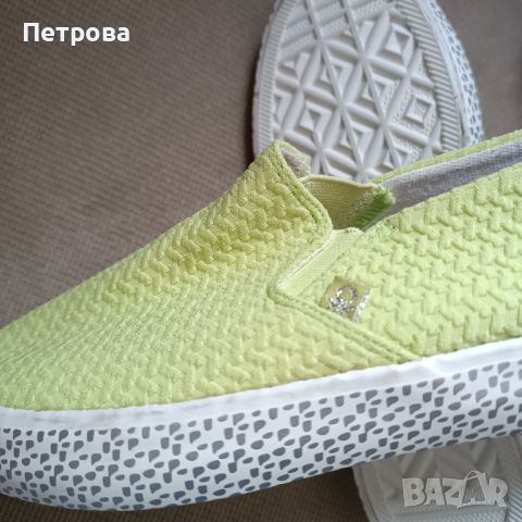 НОВИ детски обувки United colors of Benetton, снимка 1 - Детски обувки - 45906336