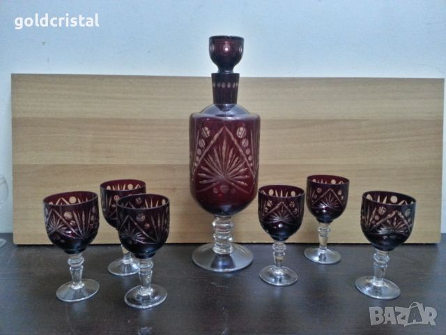Кристални чаши и гарафа, снимка 1 - Антикварни и старинни предмети - 46454603