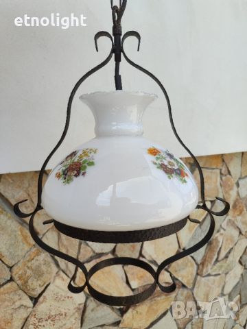 Старинен полилей от ковано желязо с голяма стъкленица с флорални мотиви , снимка 4 - Лампи за таван - 45313198