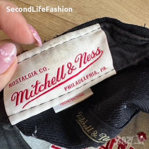 Шапка с козирка Miami Heat Mitchell&Ness NBA червено черно зимна , снимка 6 - Шапки - 53809951