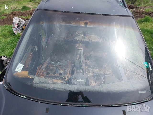 здравейте продавам челно стъкло от ауди 80 б4 комби