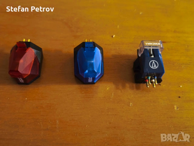 Продавам три дози- две Ortofon , и една Audio technica