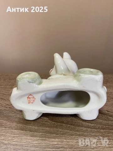 Порцеланова статуетка „Олимпийското мече в състезателен автомобил“ — Коростен, винтидж, снимка 5 - Антикварни и старинни предмети - 53238594