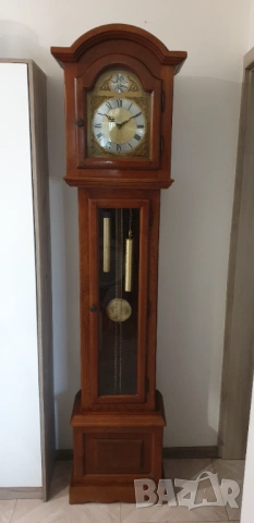 Стар паркетен часовник