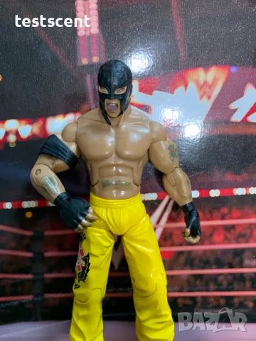 Екшън фигура WWE Rey Mysterio Рей Мистерио Deluxe Aggression Yellow VERY RARE Jakks Pacific , снимка 9 - Фигурки - 49511413