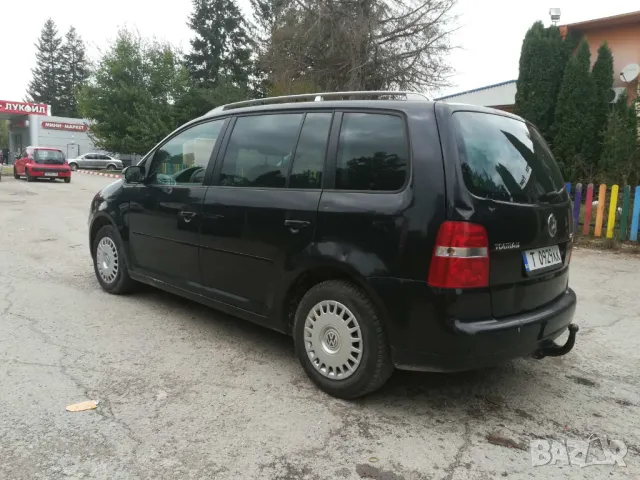 VW Touran 2.0, снимка 3 - Автомобили и джипове - 47845061