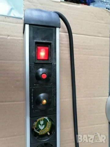 Разклонител със защита VIVANCO, снимка 2 - Друга електроника - 53591386