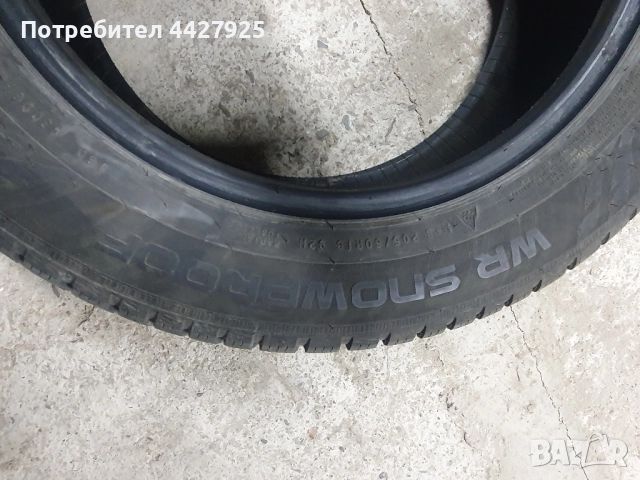 зимни гуми Nokian, снимка 5 - Гуми и джанти - 52325018