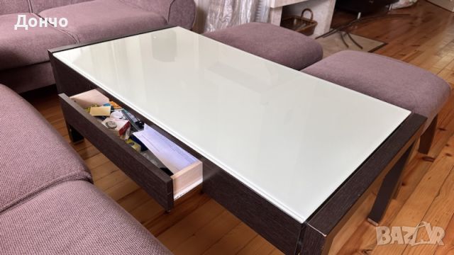 Холна маса със стъклен плот и чекмедже., снимка 2 - Маси - 46336723