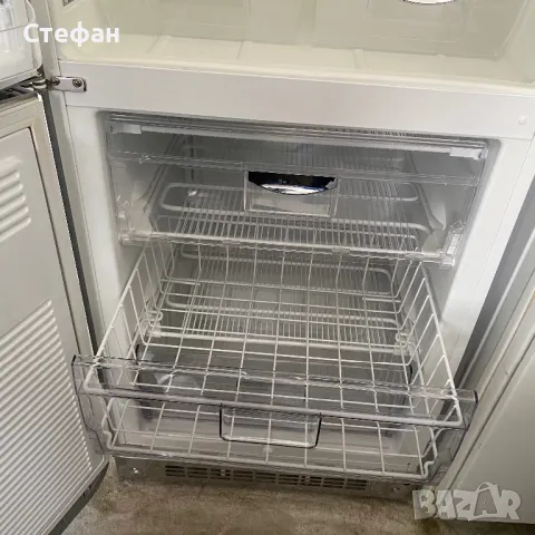 Хладилник с фризер SMEG, снимка 11 - Хладилници - 49132521