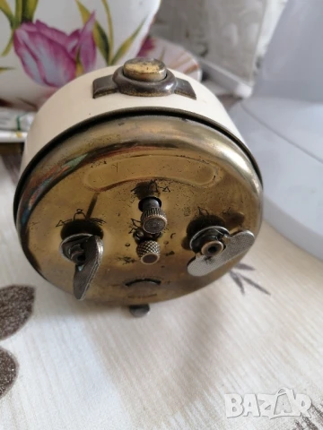 Ретро, немски часовник, будилник Junghans, снимка 6 - Антикварни и старинни предмети - 50837009